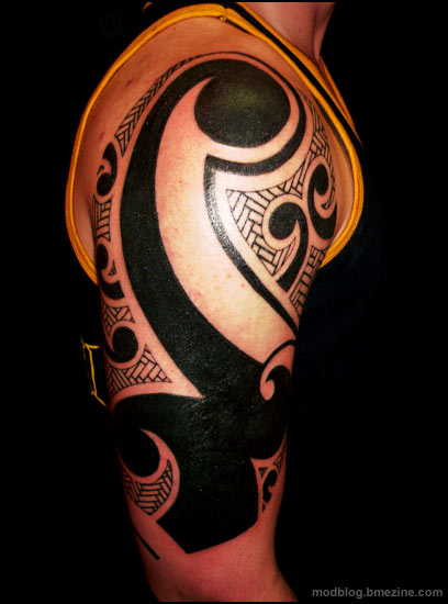 Nice tribal spiral shoulder tattoo By Shannon Jul 24th 2006 Category